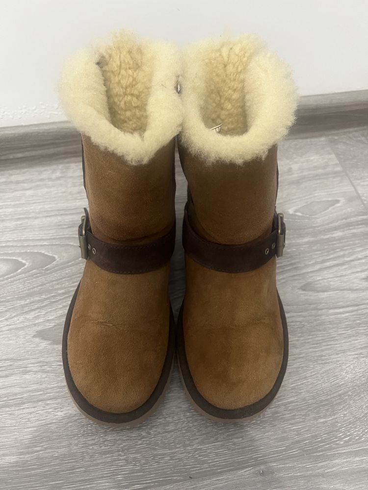 Cizme UGG maro marimea 37