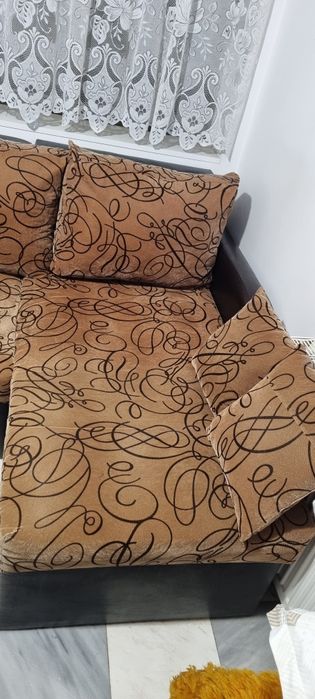 Разтегателен ъглов диван