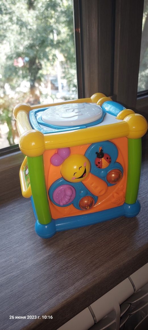 Игрушка кубик музыкальный для малышей