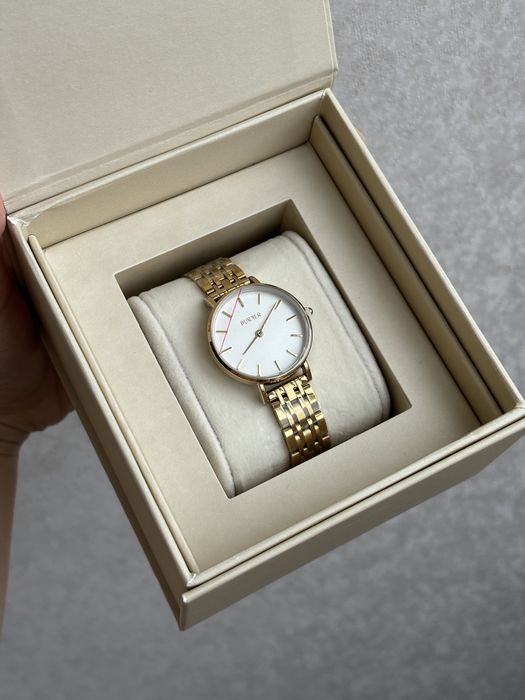 Часы фирмы Burker новые в упаковке модель Ruby Petite Gold White
