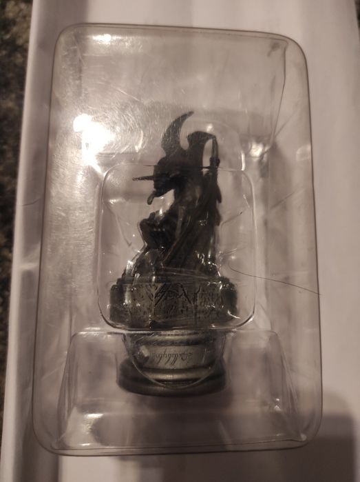 Două figurine din filme noi sigilate