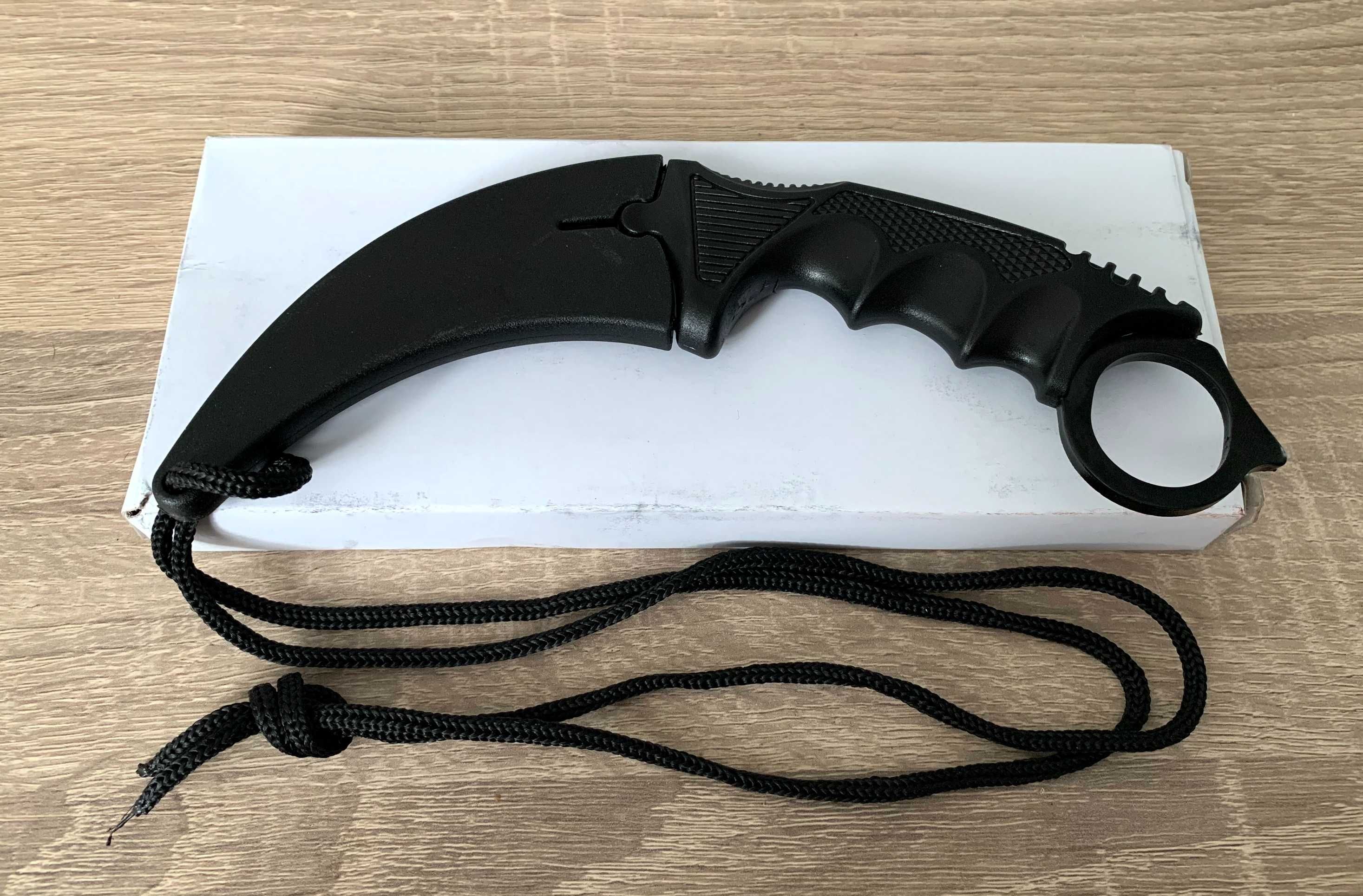 Cutit lama Counter Strike Karambit Negru cu Snur si Teaca  - colectie