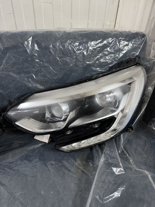 Far/faruri stanga+dreapta megane 4 >2016