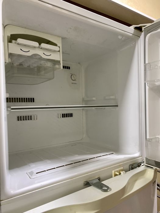 Холодильник Samsung cool tech