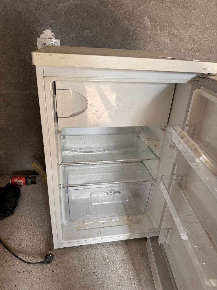 Продам Холодильник Артел
