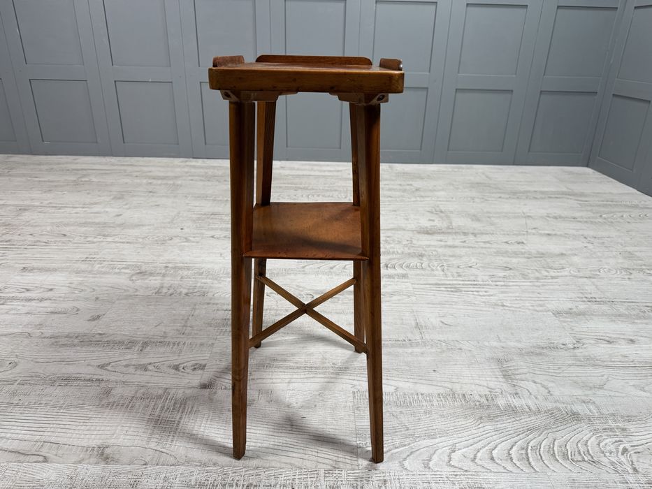 Помощна масичка -пиедестал - цветарник У023