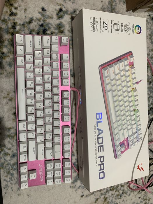 Продаю игрову клавитуру