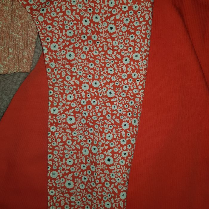 Compleuri 50lei fusta si bluza rochie