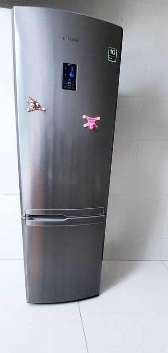 Холодильник Samsung RL52TEBSL