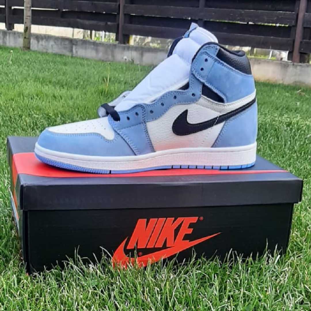 Air Jordan 1 Retro High OG University Blue