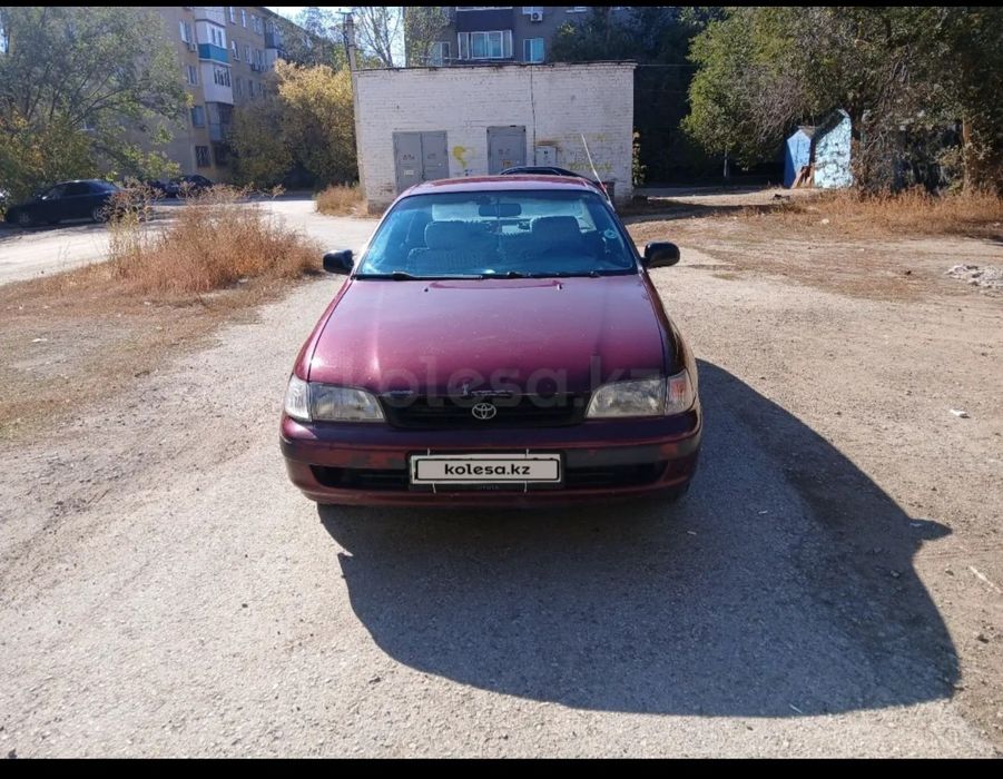 Продам машину. Тайоту Carina E. 1.6 механика