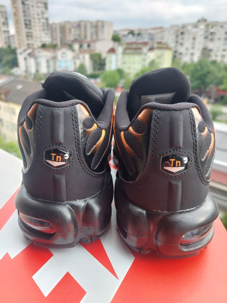 Nike Air Max Plus TN ‘Dark Obsidian Orange’