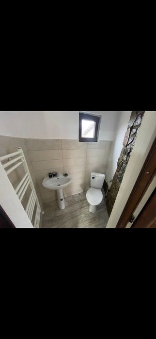 Inchiriez spatiu curtea de arges