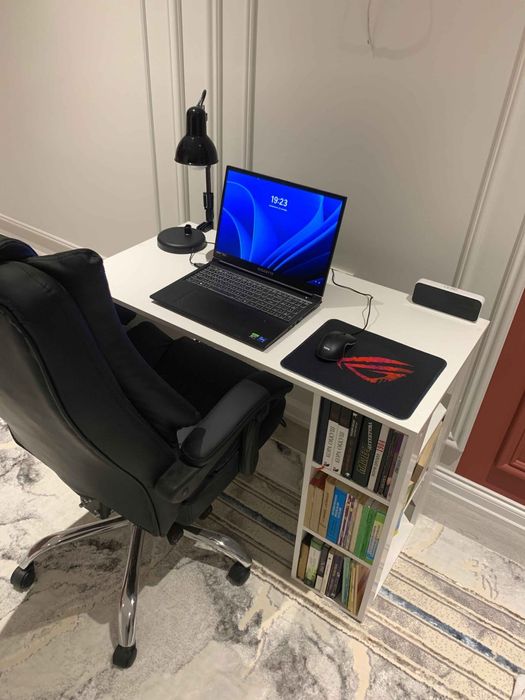 Письменный и компьютерный стол ЛДСП  ламинированный гладкий + Доставка