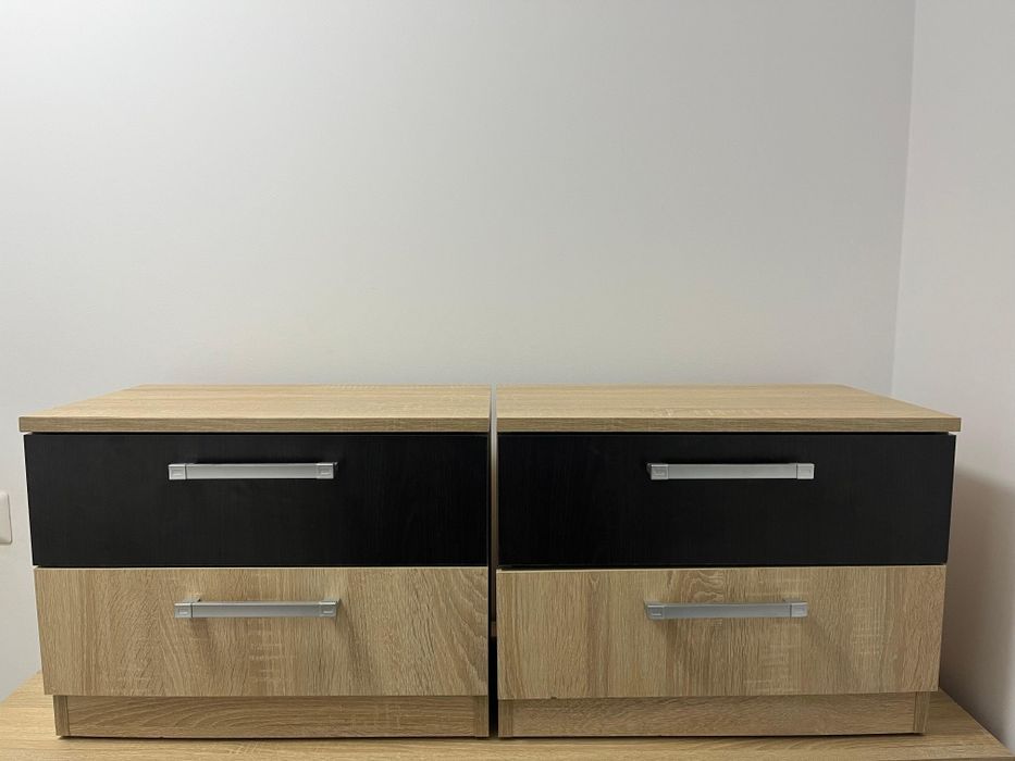 Vând două noptiere în stare foarte bună