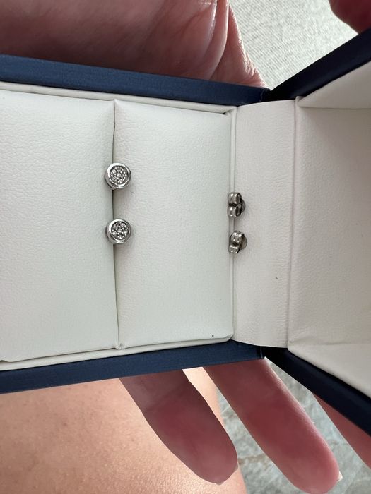 обеци с диаманчета