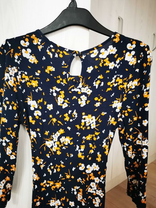 Rochie colorata cu cordon în talie și mânecă lunga