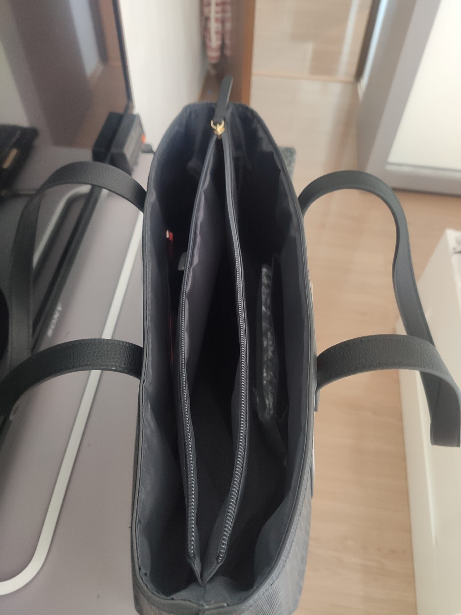 Geanta Tommy Hilfiger nouă