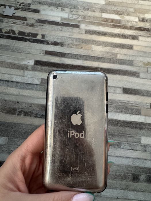 Аудио система Geneva Sound System M и Apple  ipod
