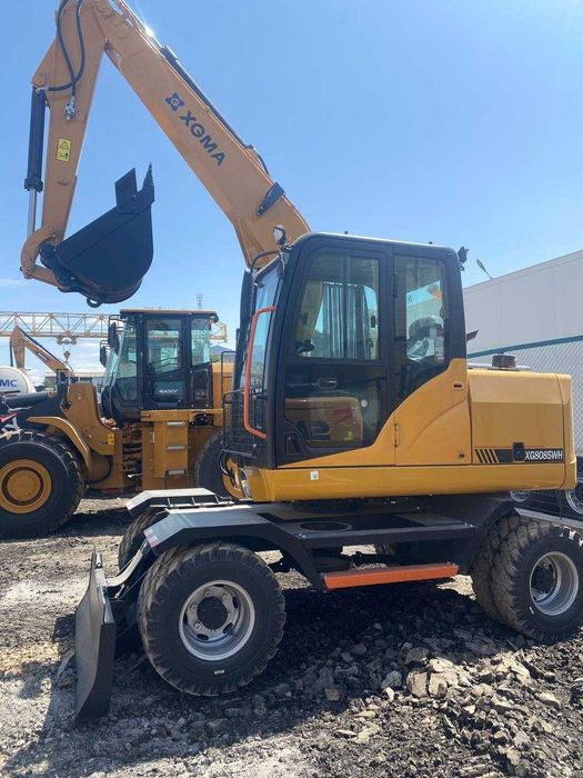 Ғилдиракли мини-экскаватор XG8085WH 140 млн. бош тулови