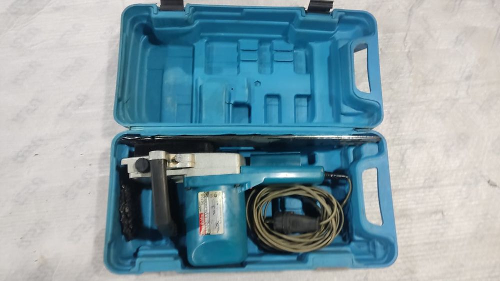 Продам шуруповерт BOSCH GSR 12 v, makita пила