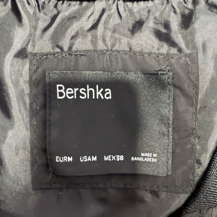 Geaca Bershka marimea M