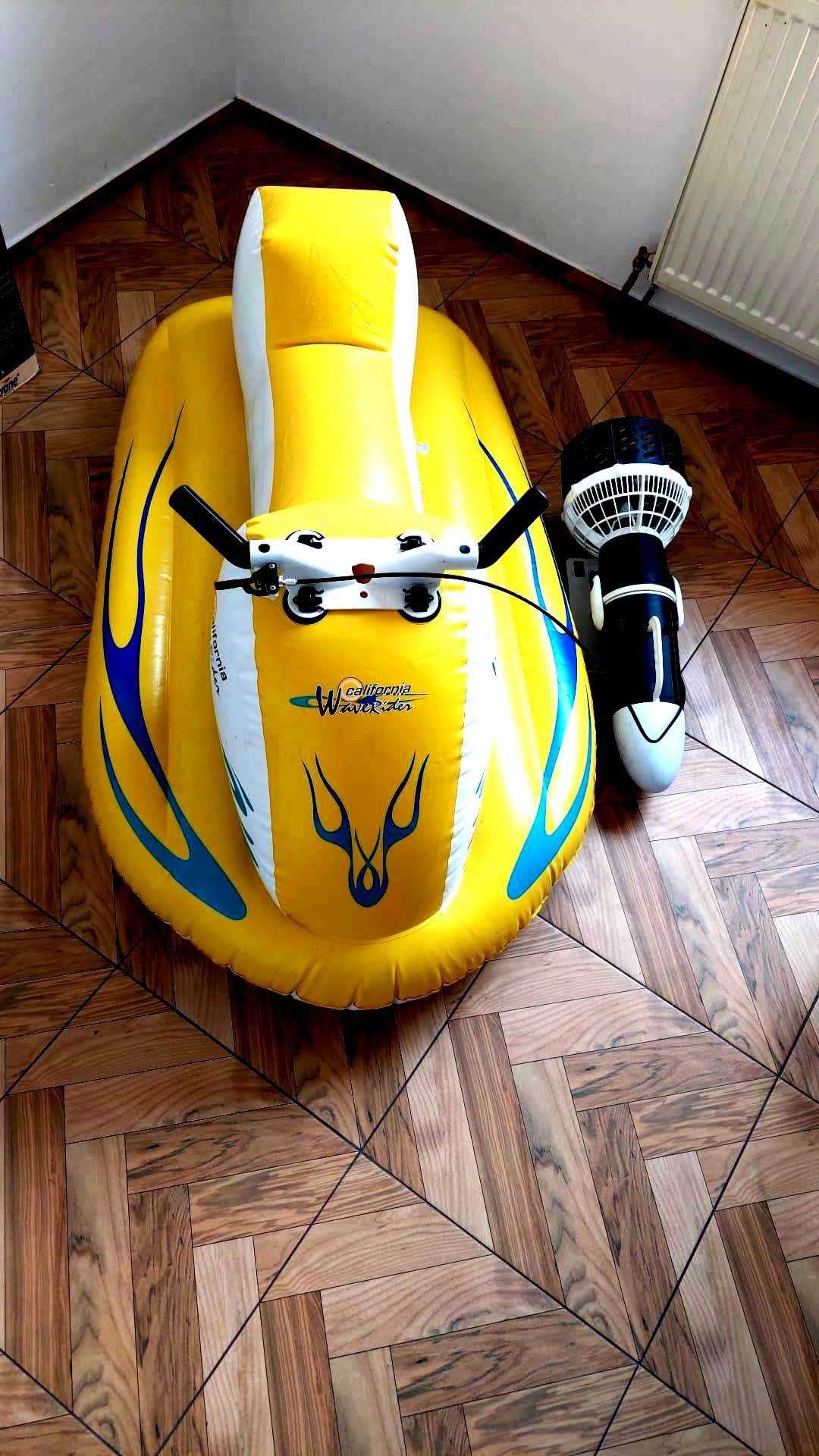 Scuter acvatic gonflabil cu motor electric