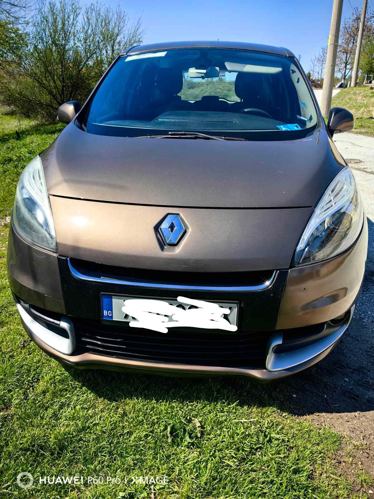 Продавам renault scenic 3       .2012 година