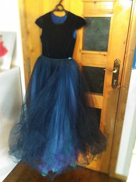 Rochie elegantă pentru domnișoare (10–12 ani)