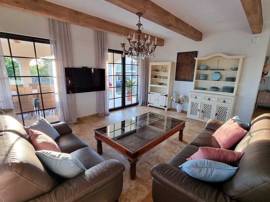 Дивани от естествена кожа двойка и тройка