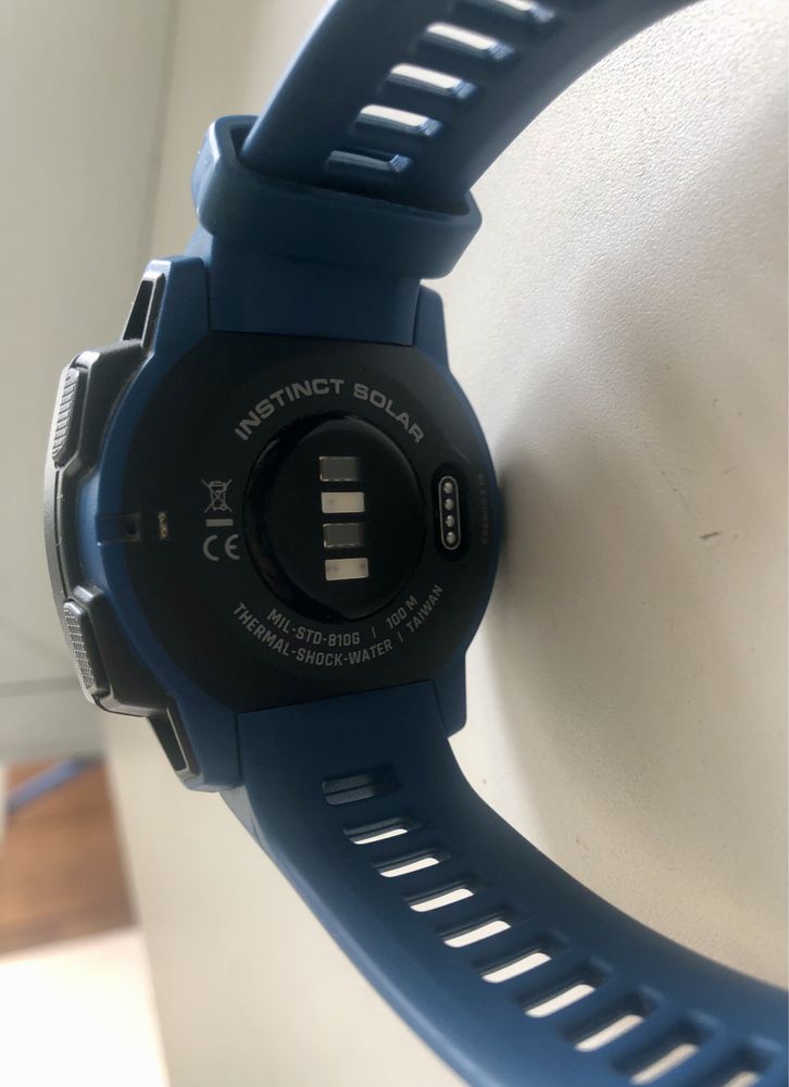 Garmin instinct solar мультиспортивные часы