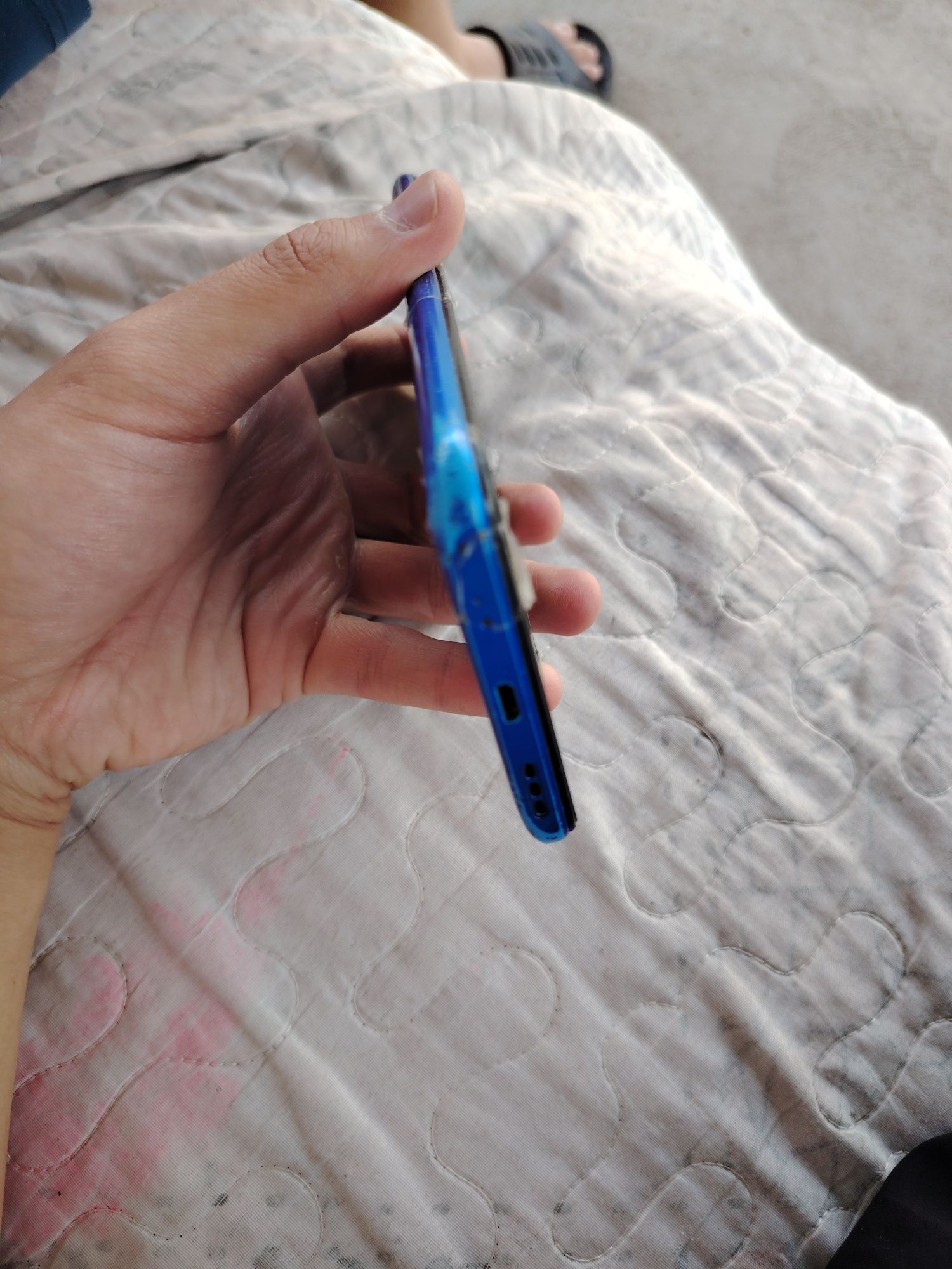 Redmi 9c синего цвета