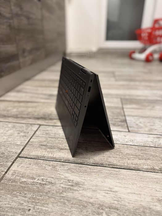 Lenovo ThinkPad X1 Yoga Gen 6 -Touchscreen 360 i7-1185G7, 16GB, 256GB,