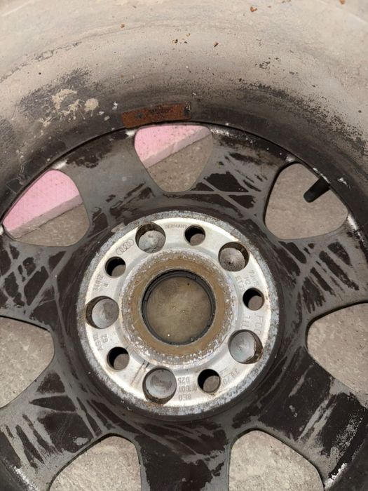 Джанти от Audi A4 със зимни гуми Michelin