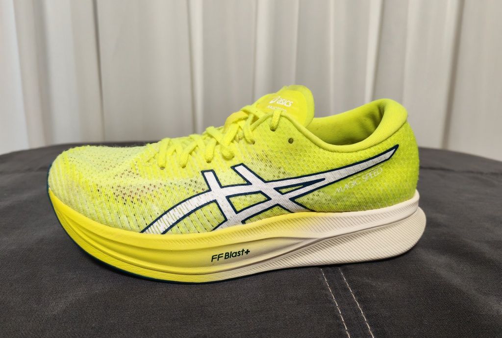 Adidasi de alergat Asics MagicSpeed 2 , marinea 41.5