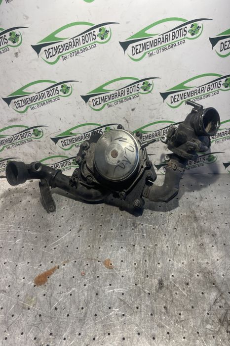 Pompa apa A 651 200 63 01 Mercedes-Benz C-Class W204/S204