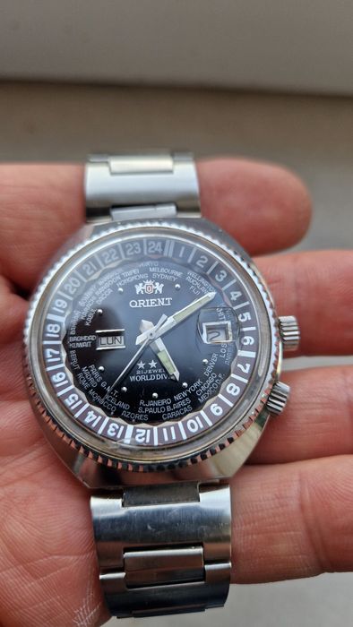 Orient automatic worlddiver calendar