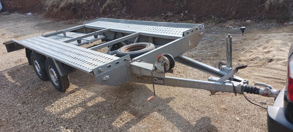 Închiriez platforma Alba