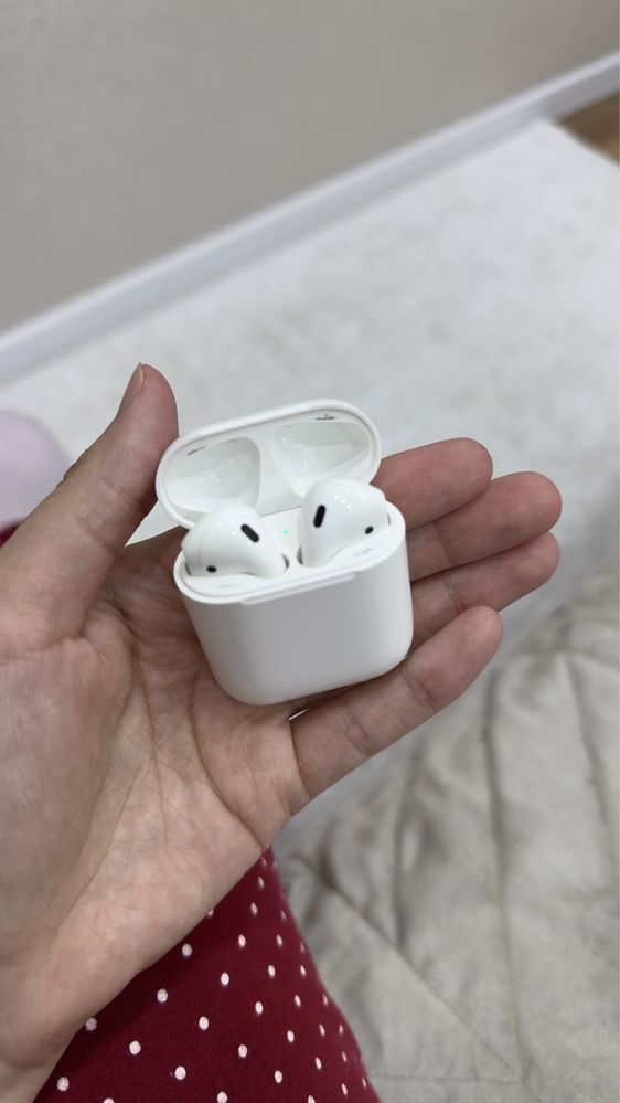 AirPods , б/у , в хорошем состоянии