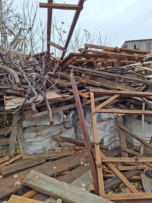 Продаётся дрова кому интересно звоните цена за мешок