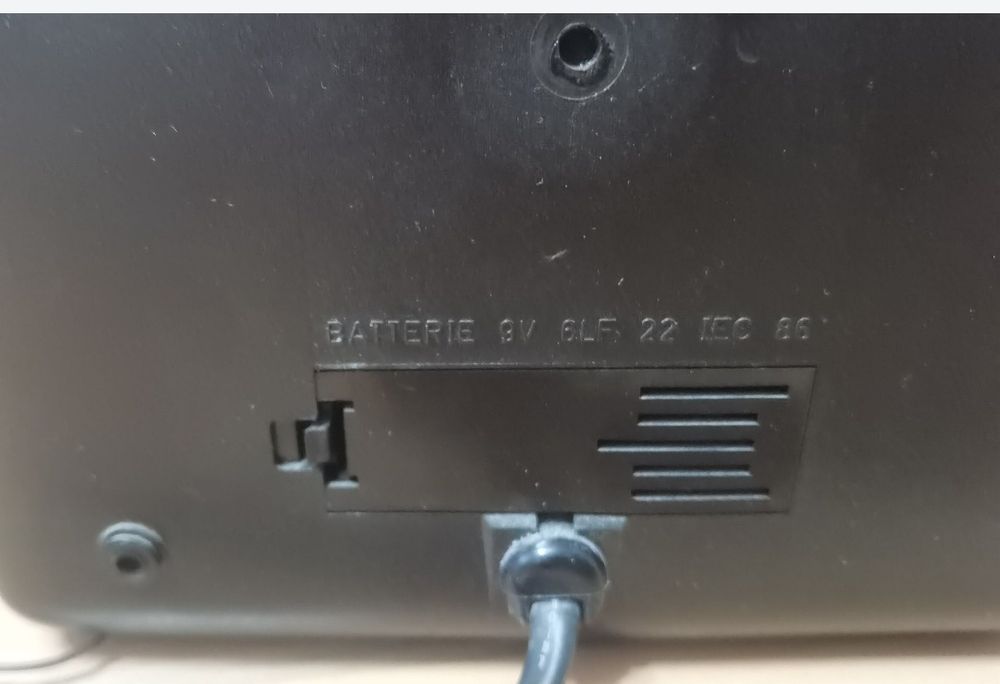 Radio cu ceas Grundig Sonoclock 700 retro vintage colecție anii 80