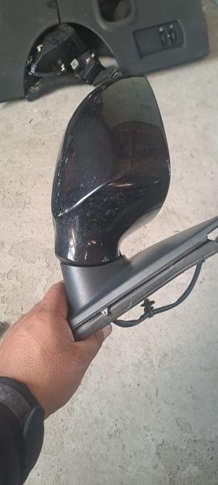 Vând oglinda dreapta fata vw Passat B6