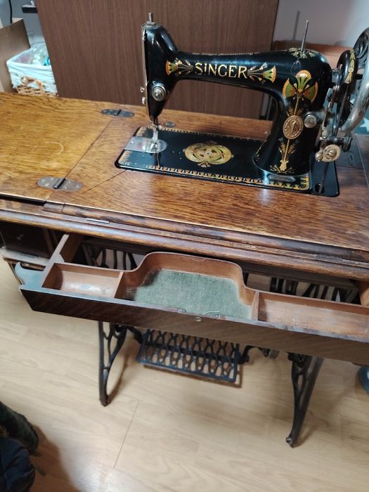 Masina de cusut Singer