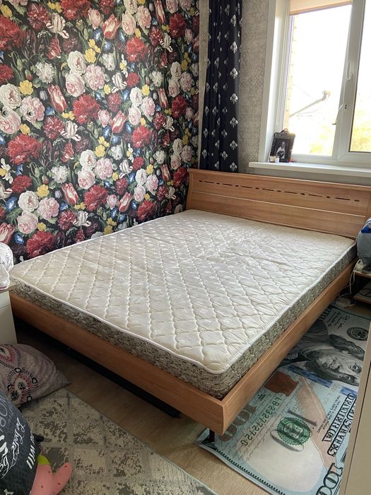 Продам кровать с матрасом