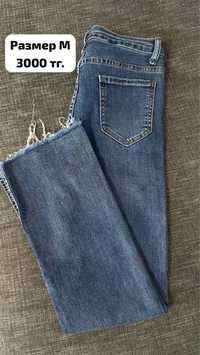 джинсы, брюки размер М