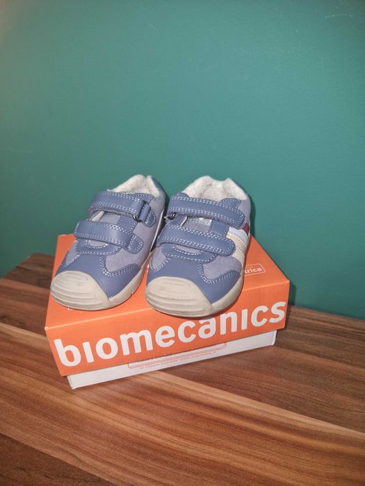 Обувки за прохождане Biomecanics с вълна номер 21