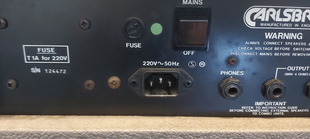 Vând combo de bas Carlsbro