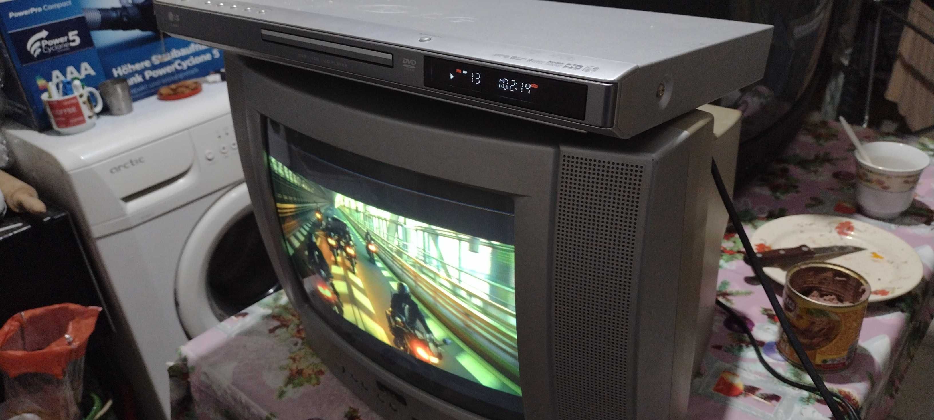 Vând Tv color SEG Model:CT1402-S și DVD player LG model:DV8600c+10sd f