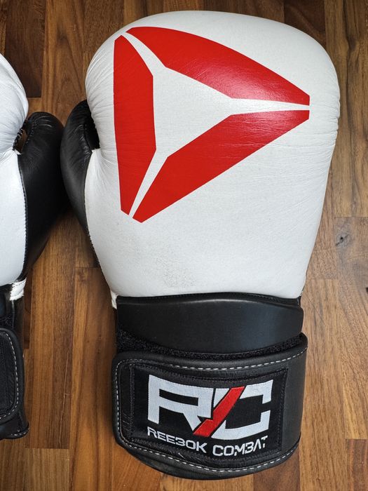 Reebok Combat Leather боксови ръкавици