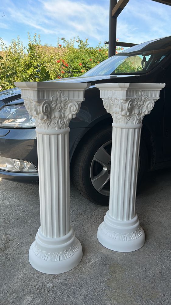 Vând stâlpi coloane romane 90 cm prima poza, 93 cm poza a 2 a